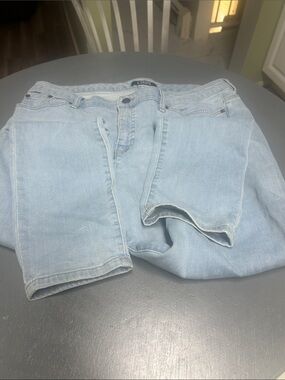 CHAPS Denim Women’s Light Blue Jeans